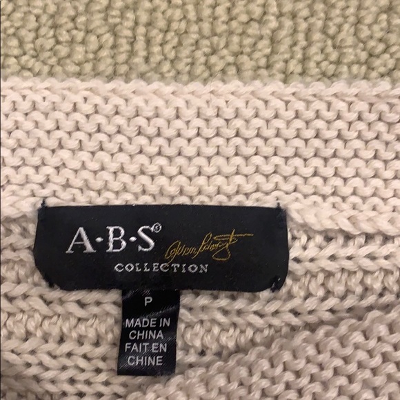 Cream Sweater - Picture 4 of 4